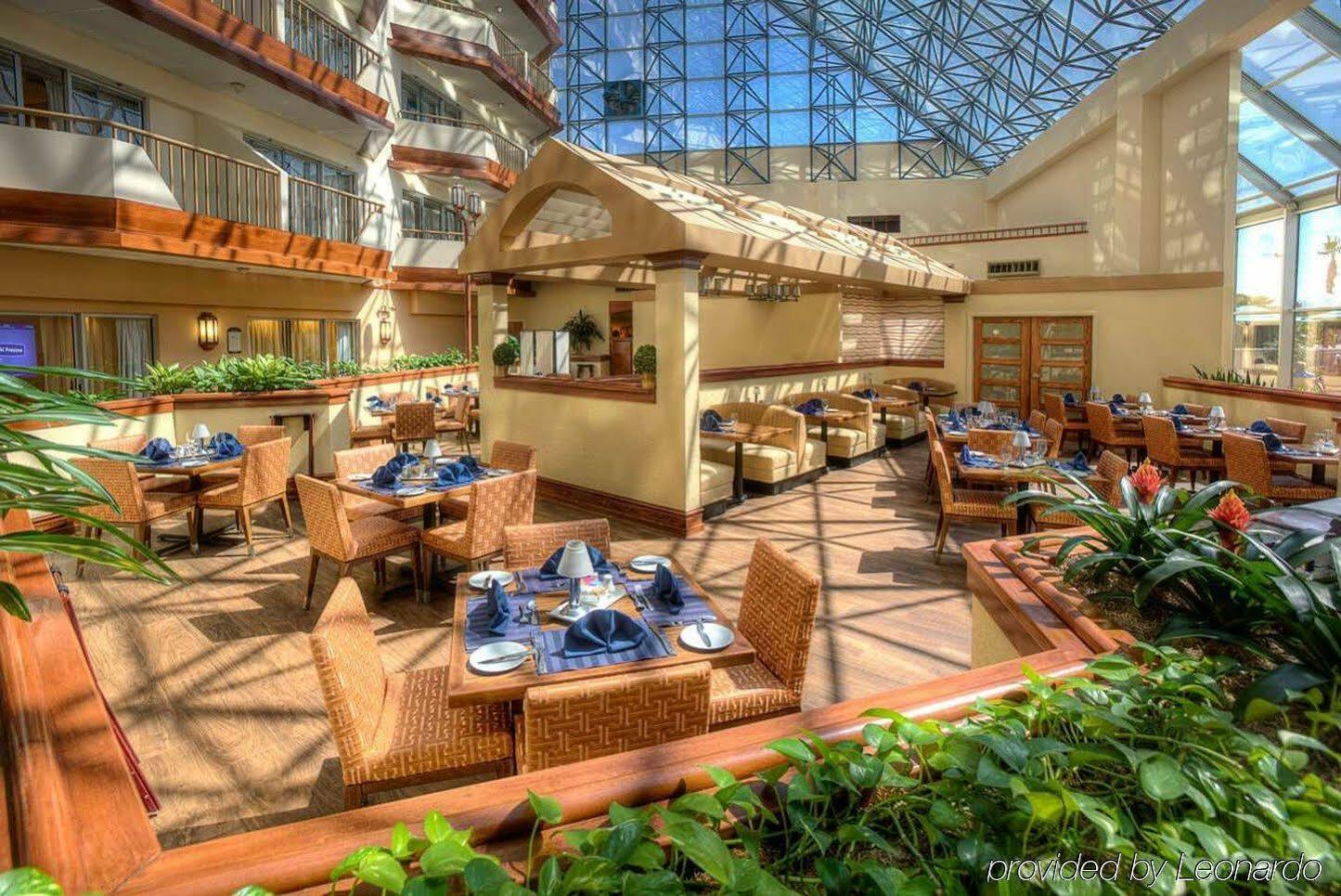 Doubletree By Hilton Orlando Airport Hotel Exterior foto